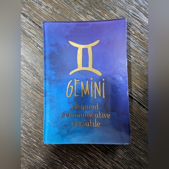 Gemini Desk Accessories - Picture 3 of 5